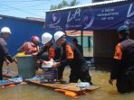 Tim SAR Brimob Polda Sulteng Bantu Warga Terdampak Banjir